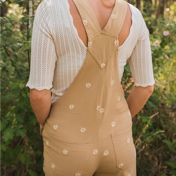 The Daisy Overalls - Picture 4 of 4